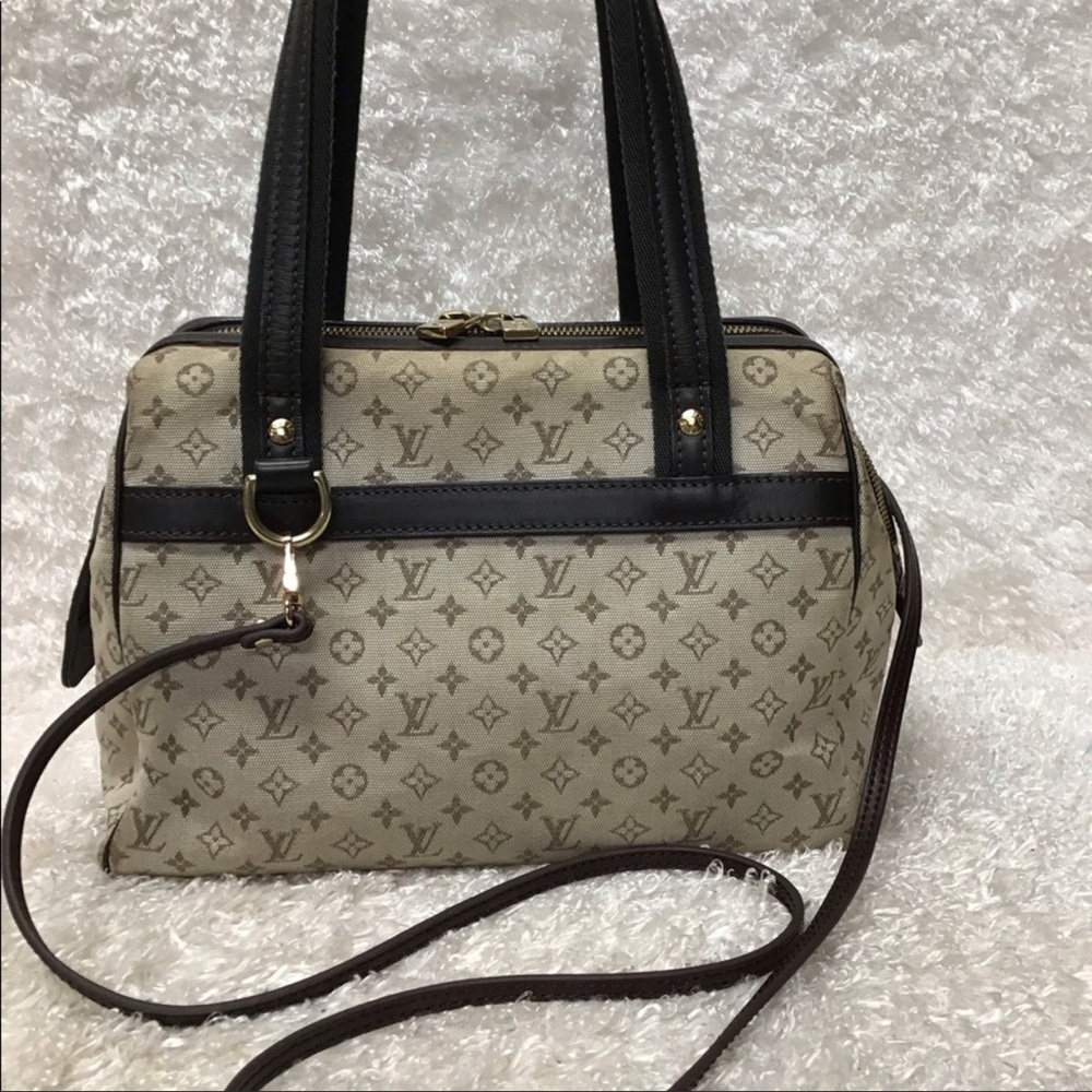 💯% Authentic Louis Vuitton Josephine PM